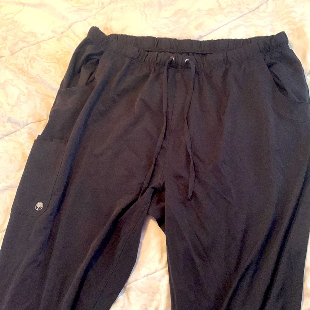 HH works. Size 2X and black